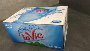 thùng nước suối LaVie